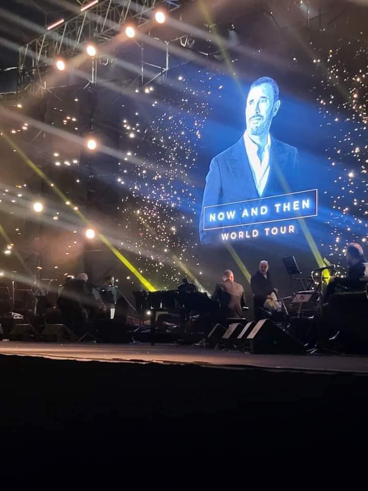 طلب زواج ومنع رجال الأمن من اعتراض الجماهير... كاظم الساهر يبدع في مصر (فيديو)